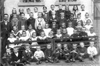 1890 - Lehrgehilfe mit unterer Klasse