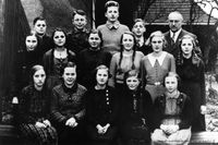 1939 - die Abschlussklasse mit Lehrer Selzer
