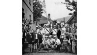 1949 - Kerbeburschen am Gasthaus Lorsbacher Thal