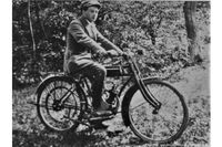1925 - Philipp Clot auf einem Leichtmotorrad